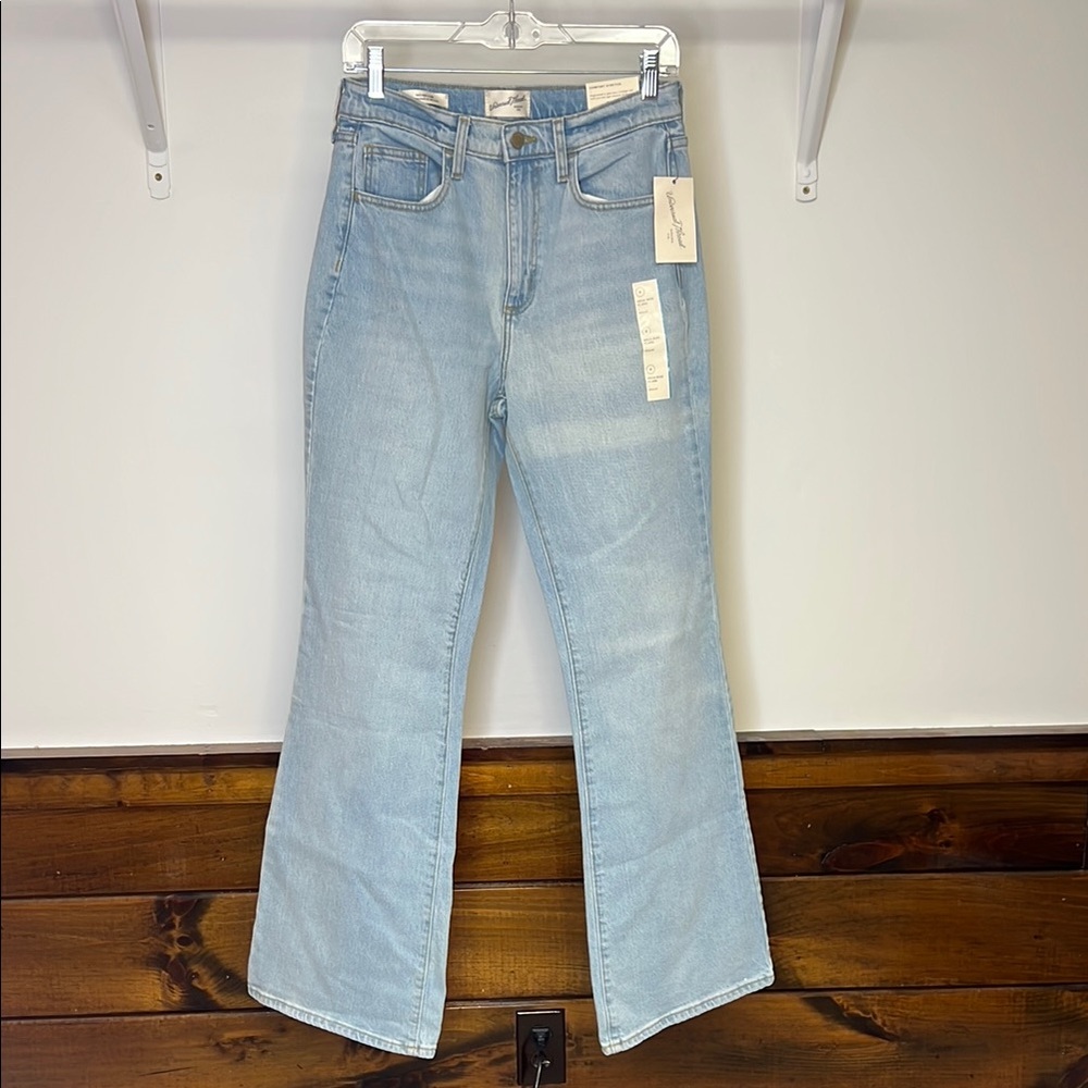 NWT Universal Thread Light Wash High Rise Flare Jeans- 6‎
